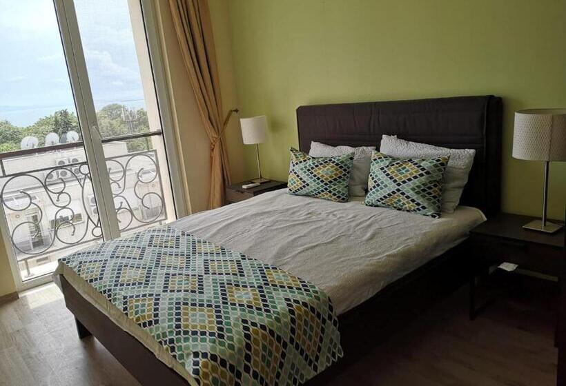 Flora Beach Private
