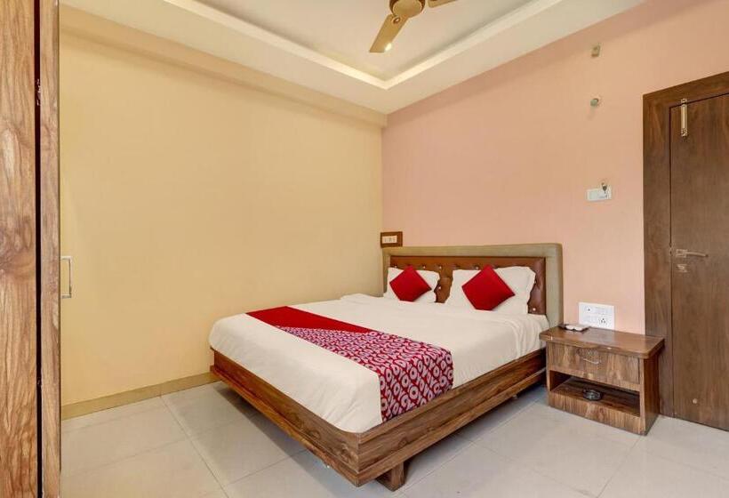 בית מלון כפרי Bhagirathi Residency