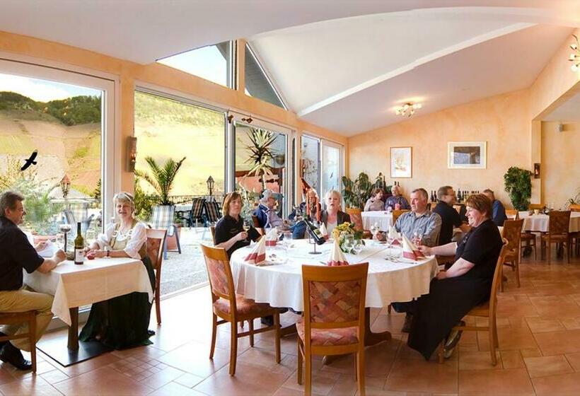 ホテル Weinhaus Burg Schneider