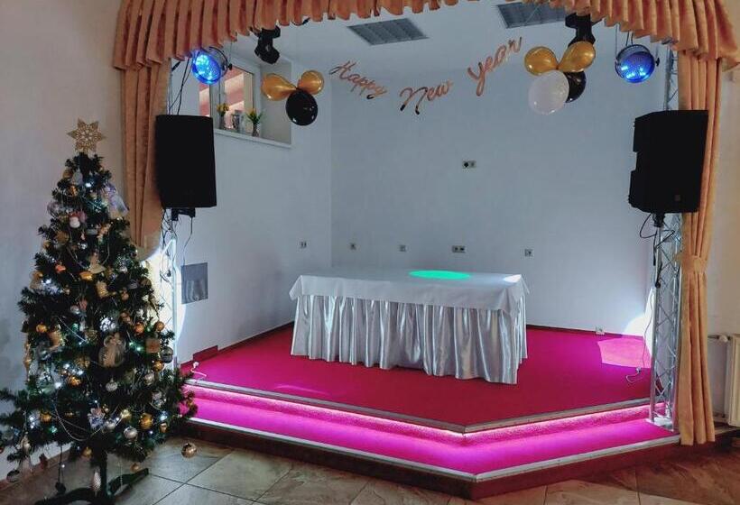 بنسيون Agrohotel Tri Brezy