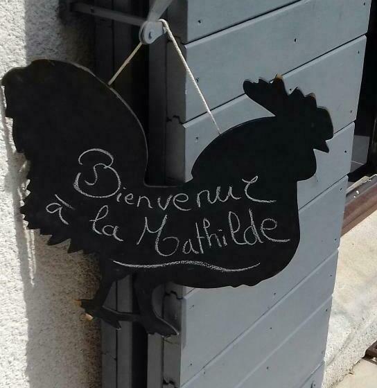 تختخواب و صبحانه La Mathilde