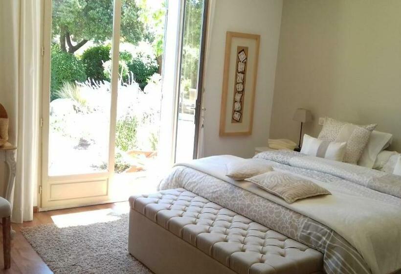 تختخواب و صبحانه La Mathilde