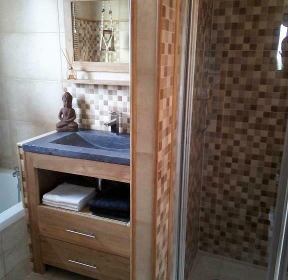 تختخواب و صبحانه Les Coronilles