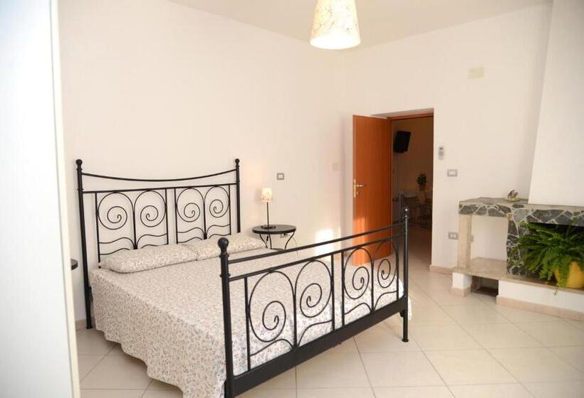 پانسیون Jonico Guest House
