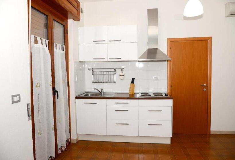 پانسیون Jonico Guest House