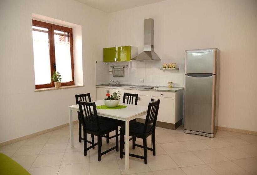 پانسیون Jonico Guest House
