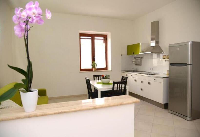 پانسیون Jonico Guest House