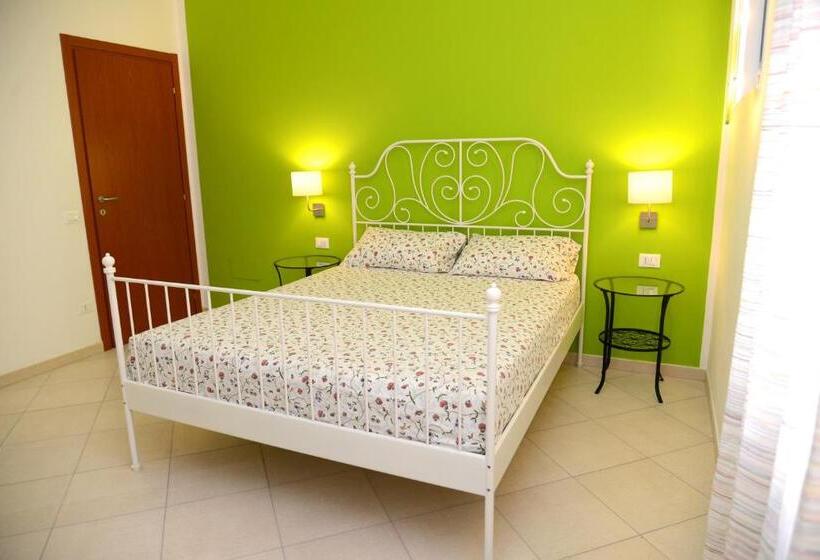 پانسیون Jonico Guest House