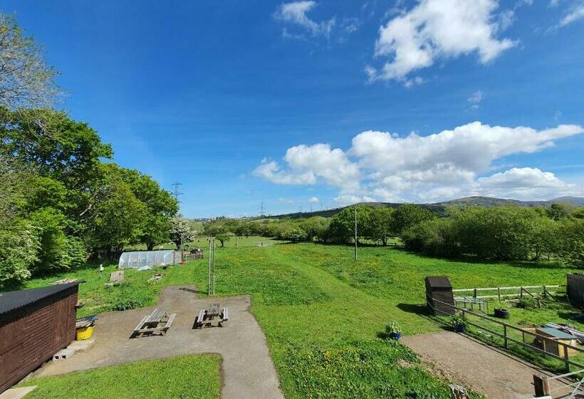 فندق صغير Basecamp Wales
