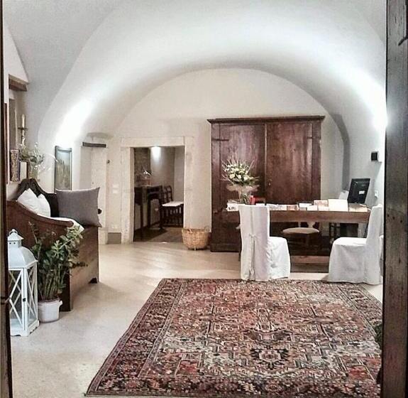 تختخواب و صبحانه Corte Castello