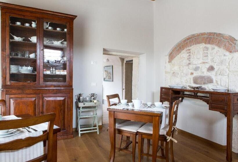 تختخواب و صبحانه Corte Castello