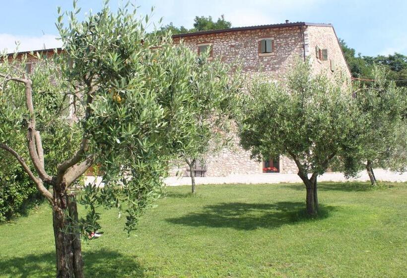 تختخواب و صبحانه Corte Castello