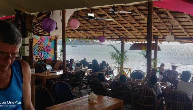 Курорт Rococo Pelton Beach Huts Palolem Beach Goa