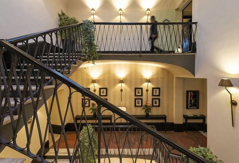 مسافرخانه Profumo Maison Colosseo