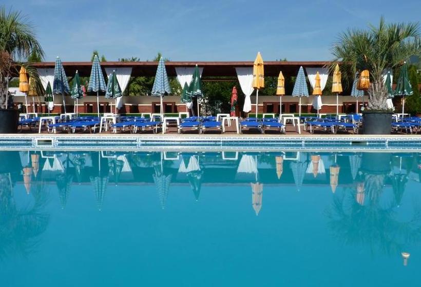 בית מלון כפרי Garden Club