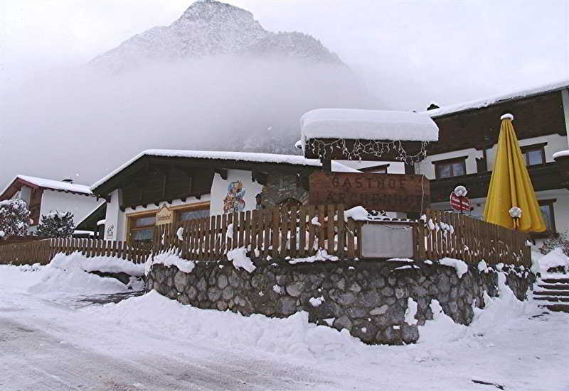 هتل Larchenhof