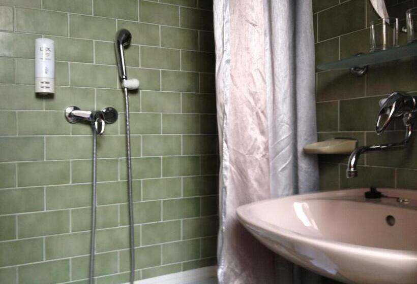 Fotos del hotel Pension Filip:  12