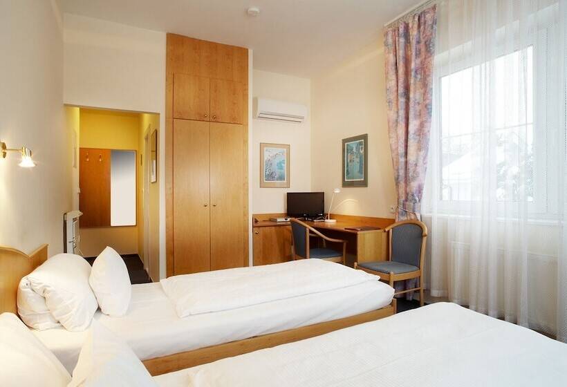 Fotos del hotel Pension Kern:  2