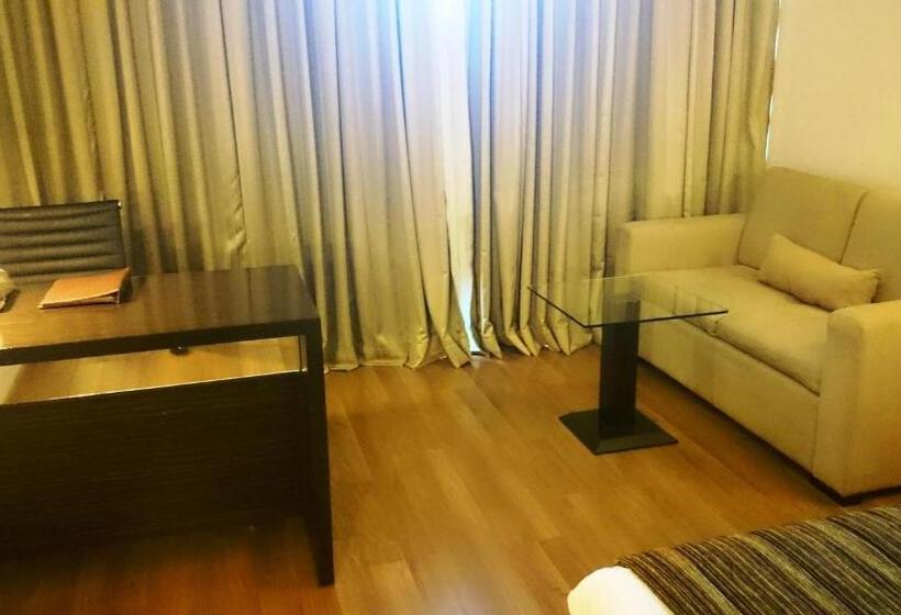 هتل Ramada By Wyndham Navi Mumbai