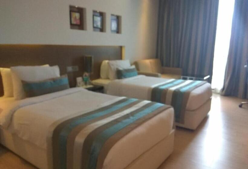 هتل Ramada By Wyndham Navi Mumbai