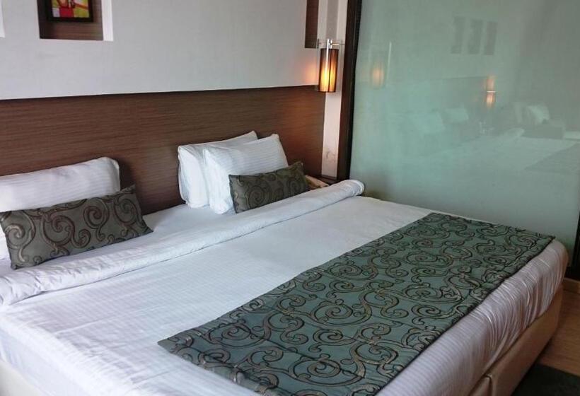هتل Ramada By Wyndham Navi Mumbai