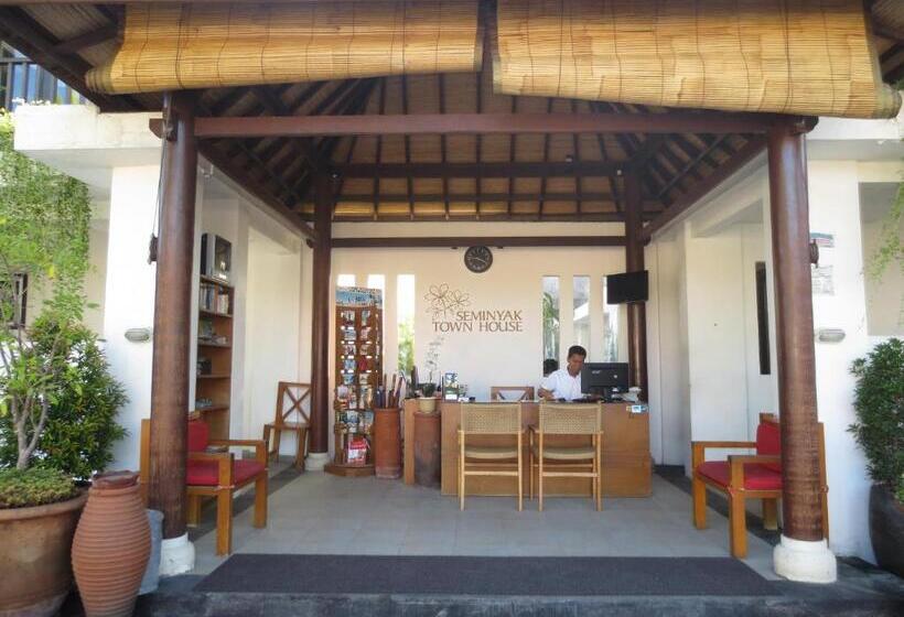 Fotos del hotel Seminyak Townhouse:  5
