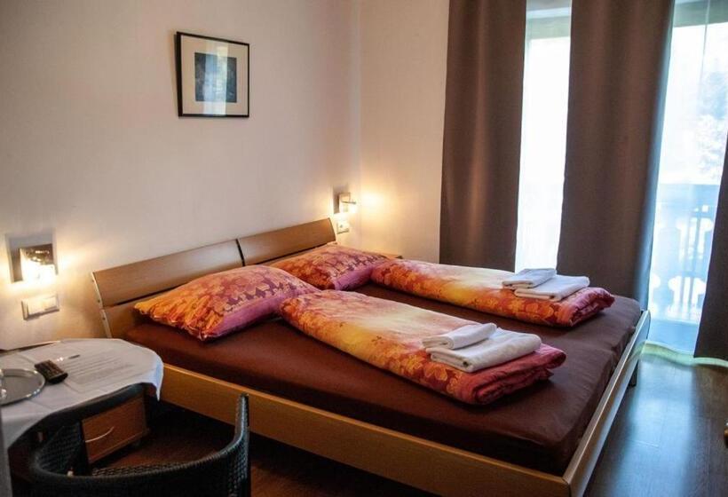 پانسیون Gasthof Waldwirt