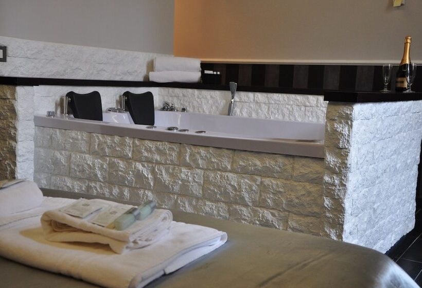 تختخواب و صبحانه Navona Nice Room