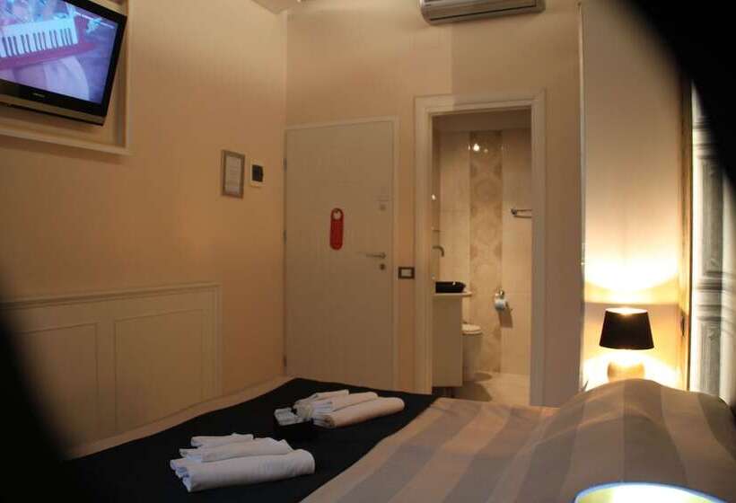 تختخواب و صبحانه Navona Nice Room