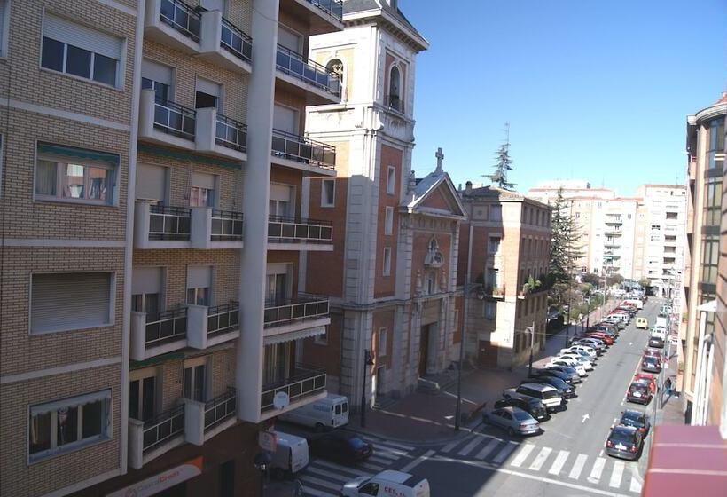 مسافرخانه Pension Calfred Ii