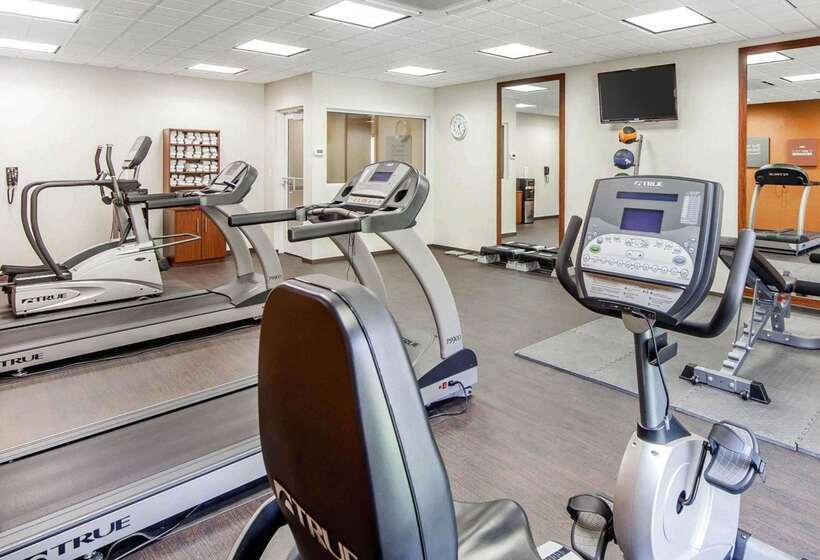 هتل Comfort Suites Marietta Parkersburg