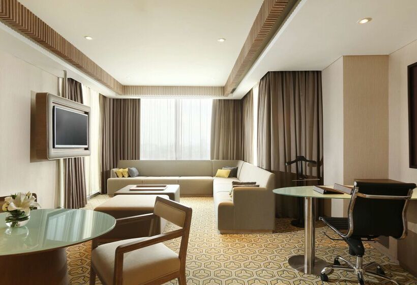 בית מלון כפרי Doubletree By Hilton Jakarta   Diponegoro