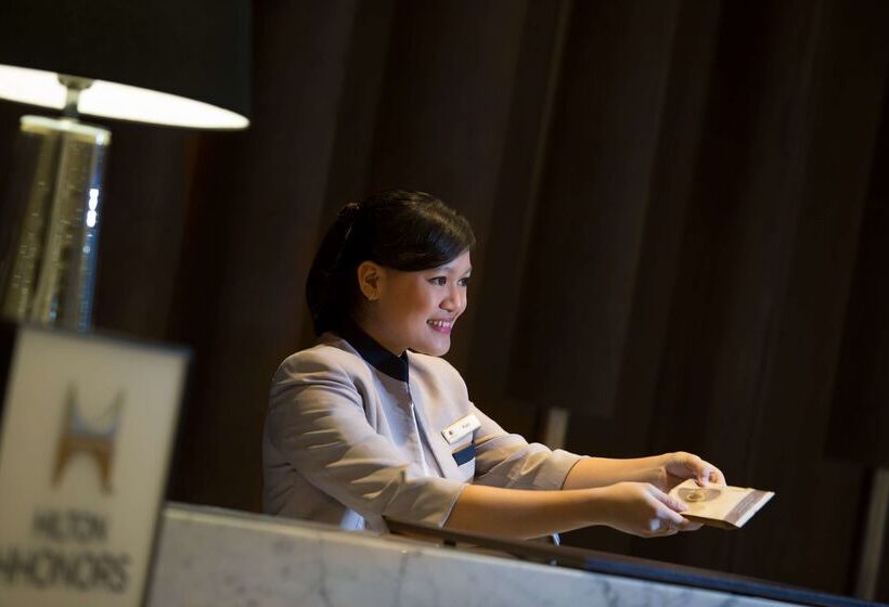 בית מלון כפרי Doubletree By Hilton Jakarta   Diponegoro