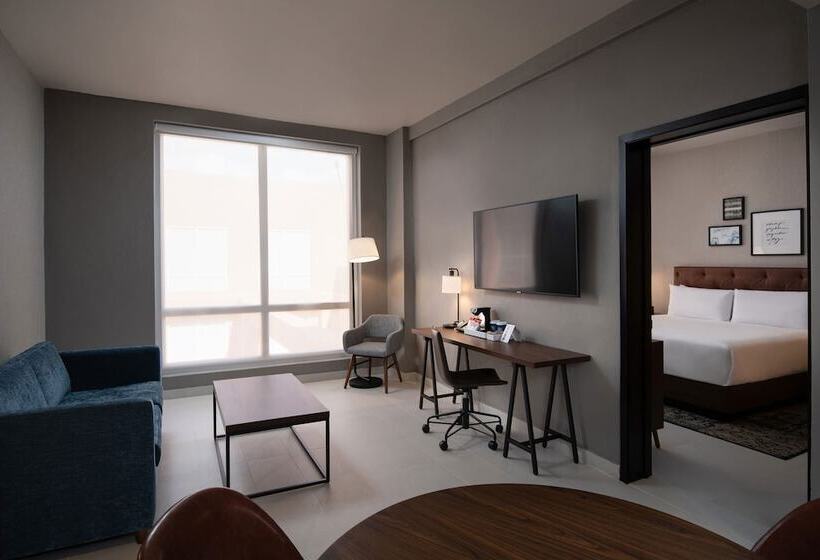 هتل Four Points By Sheraton