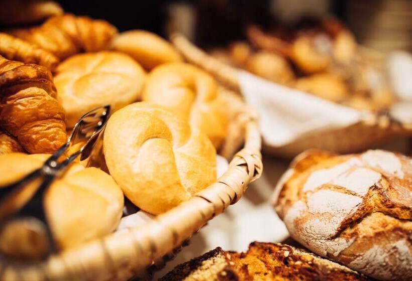 Fotos del hotel Harry S Home  & Apartments:  9