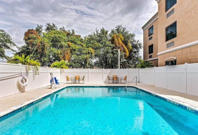 هتل Holiday Inn Express & Suites Lantana, An Ihg