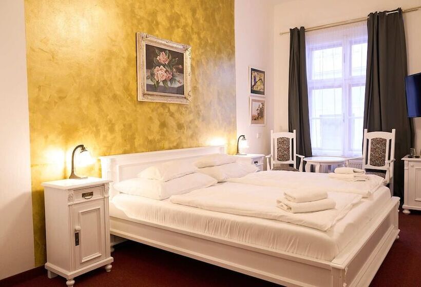 Fotos del hotel U Zlateho Jelena:  8