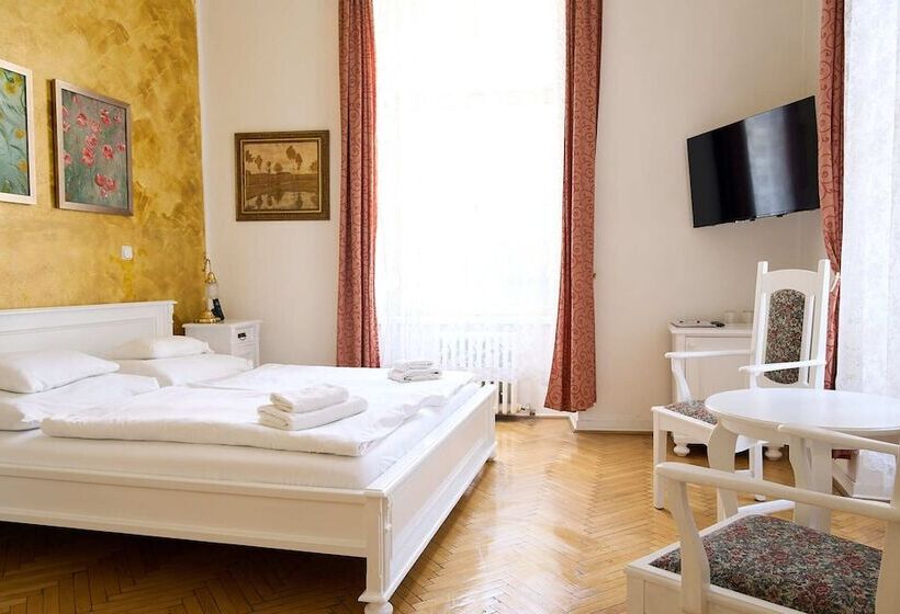 Fotos del hotel U Zlateho Jelena:  10