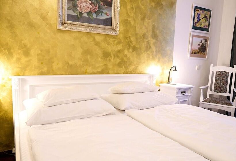 Fotos del hotel U Zlateho Jelena:  11