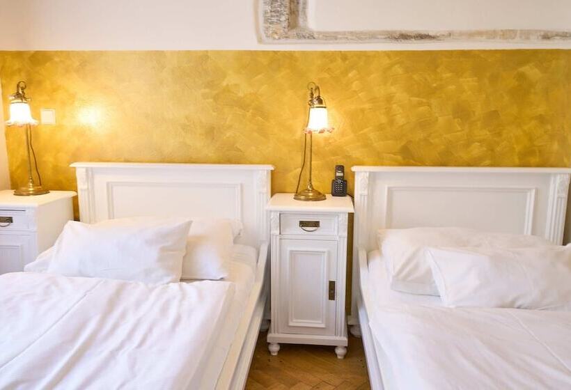 Fotos del hotel U Zlateho Jelena:  14