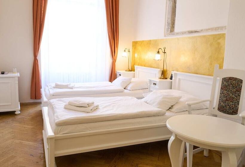 Fotos del hotel U Zlateho Jelena:  9