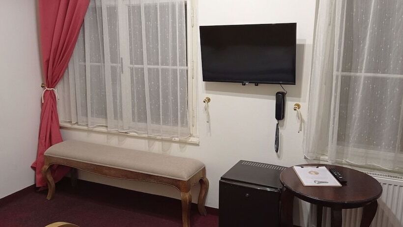 Fotos del hotel U Zlateho Jelena:  43