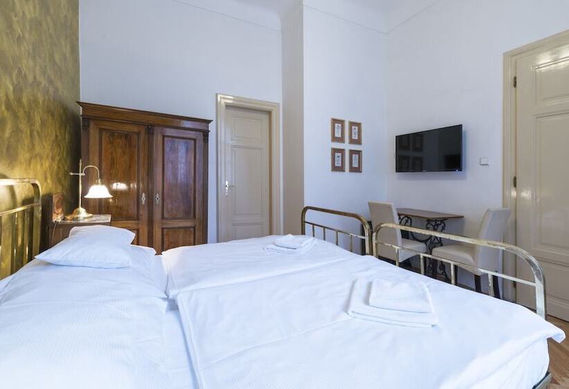 Fotos del hotel U Zlateho Jelena:  13