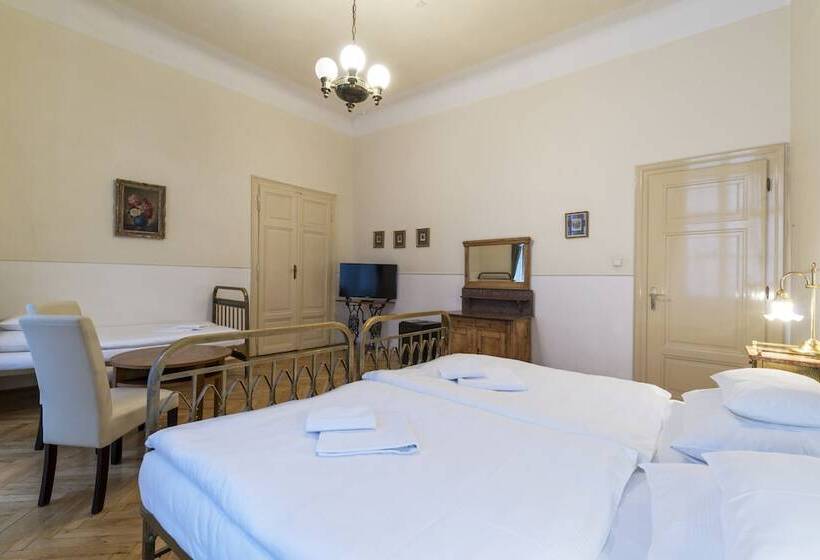 Fotos del hotel U Zlateho Jelena:  15