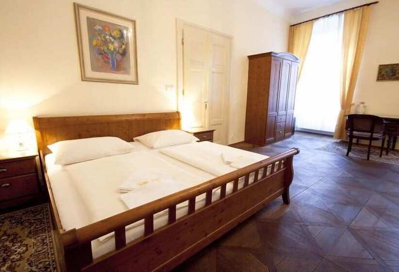 Fotos del hotel U Zlateho Jelena:  7