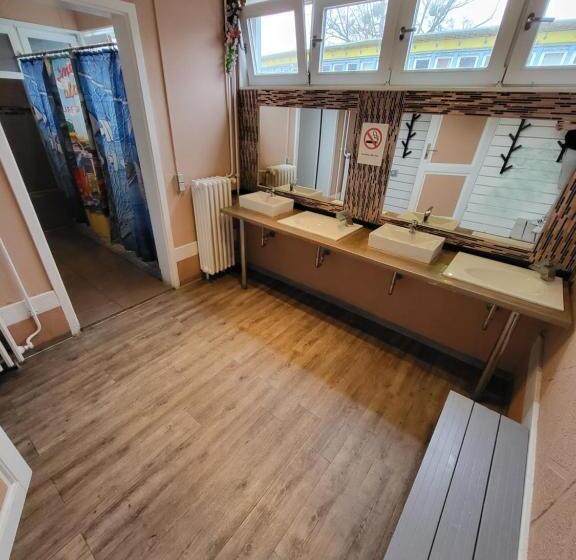 Курорт Easy Lodges Berlin