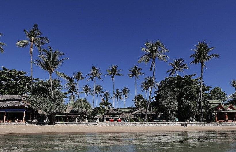 Friendship Beach Resort & Atmanjai Wellness Centre