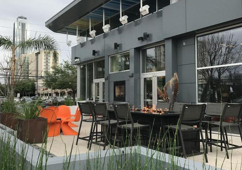 هتل Aloft Houston By The Galleria
