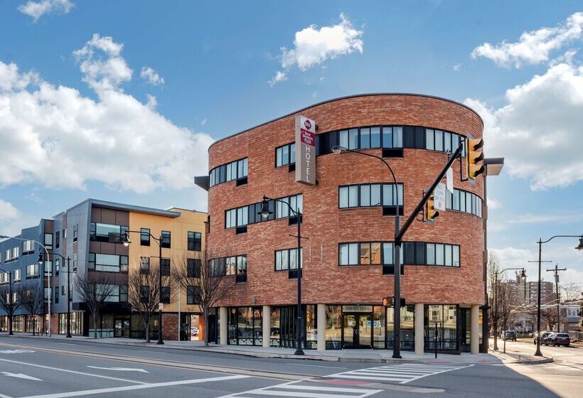 Отель Best Western Plus Philadelphia Airport South At Widener University