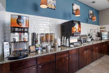 هتل Best Western Plus Philadelphia Airport South At Widener University